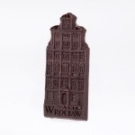 Wrocław – tenement house. Dessert chocolate 55%, size ca. 100x50x6 mm, weight ca. 25 g