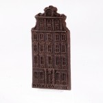 Wrocław – tenement house. Dessert chocolate 55%, size ca. 100x50x6 mm, weight ca. 25 g.